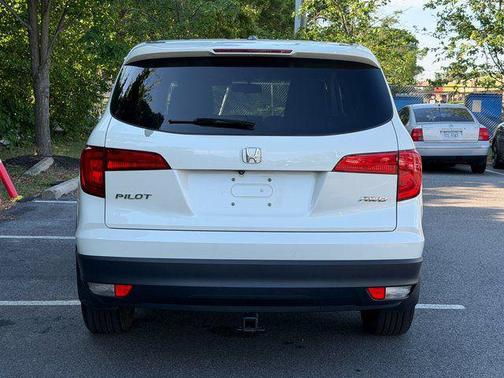 White Diamond Pearl 2018 Honda Pilot EX-L