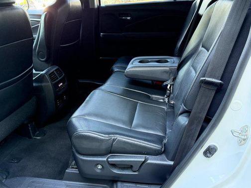 White Diamond Pearl 2018 Honda Pilot EX-L