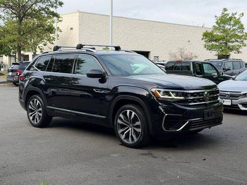 Deep Black 2023 Volkswagen Atlas 3.6L SEL Premium