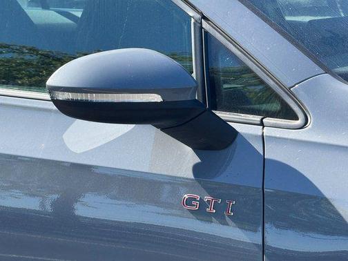 Moonstone 2026 Volkswagen Golf GTI 2.0T SE DSG