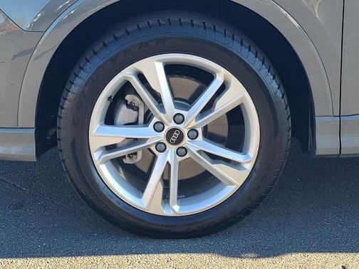 2024 Audi Q3 Premium 45 TFSI S line quattro Tiptronic