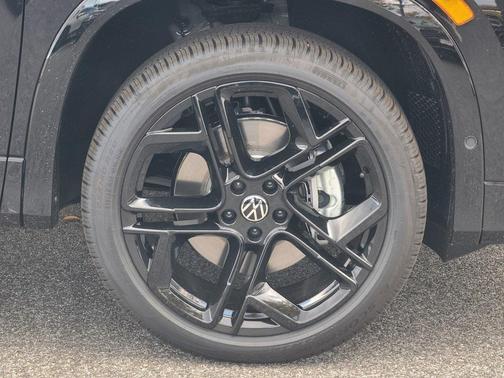 2025 Volkswagen Tiguan 2.0T SE R-Line Black 4MOTION