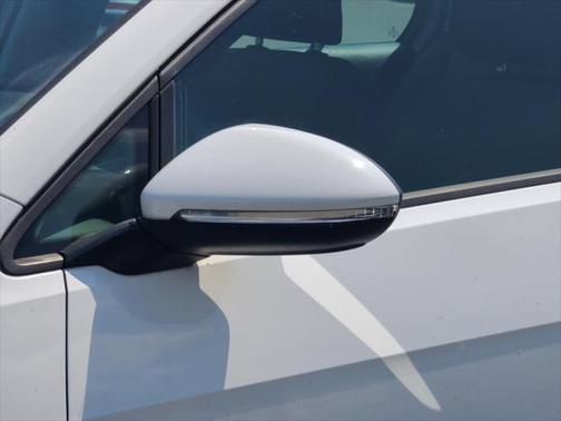 2016 Volkswagen e-Golf SE