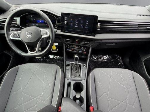 Deep Black Pearl 2025 Volkswagen Jetta 1.5T Sport