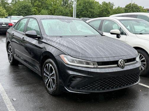 Deep Black Pearl 2025 Volkswagen Jetta 1.5T Sport