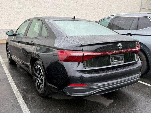 Deep Black Pearl 2025 Volkswagen Jetta 1.5T Sport