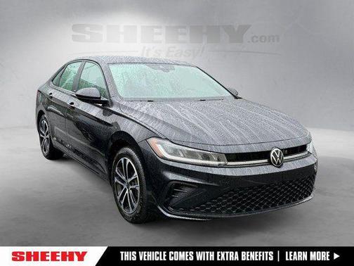 Deep Black Pearl 2025 Volkswagen Jetta 1.5T Sport