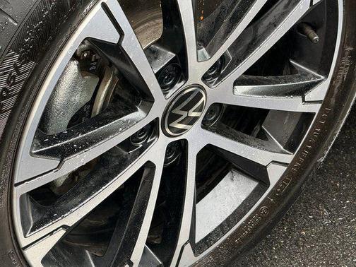 Deep Black Pearl 2025 Volkswagen Jetta 1.5T Sport