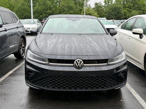 Deep Black Pearl 2025 Volkswagen Jetta 1.5T Sport