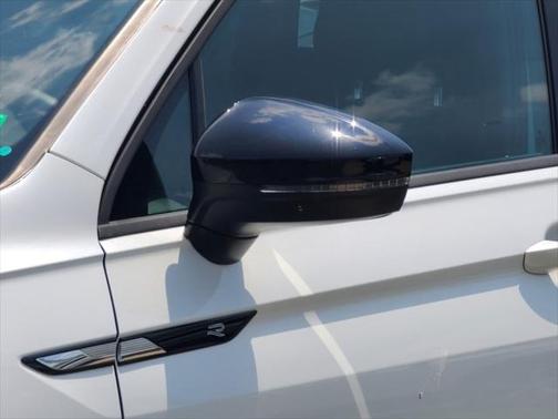 2022 Volkswagen Tiguan 2.0T SE R-Line Black 4MOTION