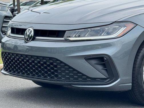 Platinum Gray Metallic 2025 Volkswagen Jetta 1.5T Sport