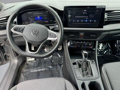 Platinum Gray Metallic 2025 Volkswagen Jetta 1.5T Sport