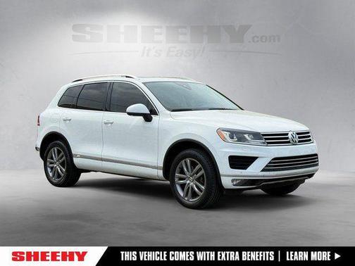 Pure White 2016 Volkswagen Touareg TDI Lux