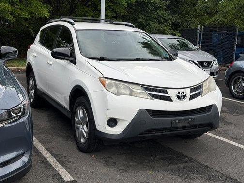 Super White 2014 Toyota RAV4 LE