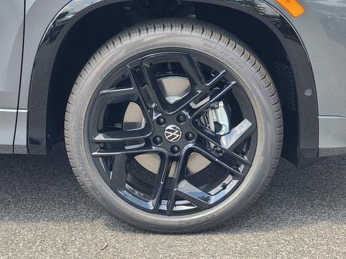 2025 Volkswagen Tiguan 2.0T SE R-Line Black 4MOTION
