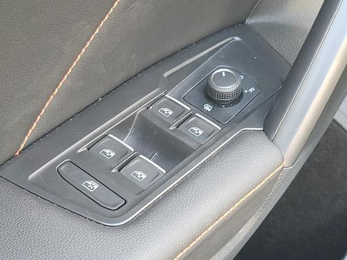 2024 Volkswagen Tiguan 2.0T Wolfsburg Edition