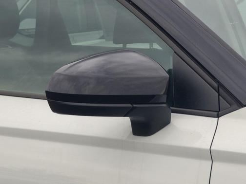 2026 Volkswagen Taos SE Black