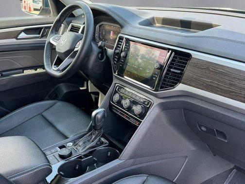 Blue Metallic 2022 Volkswagen Atlas 3.6L SE w/Technology