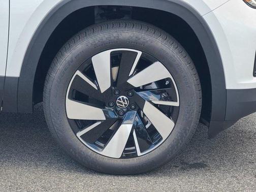 2026 Volkswagen Atlas Cross Sport 2.0T SE w/Technology 4MOTION