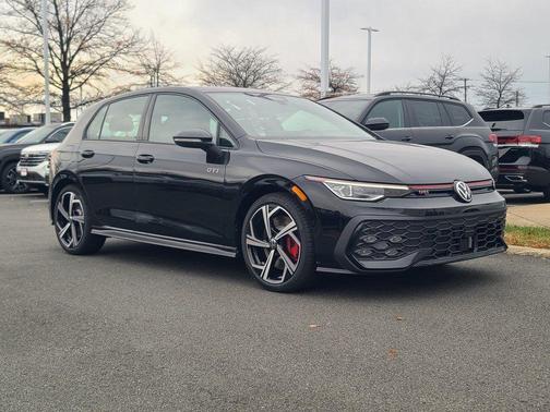 Mythos Black Metallic 2026 Volkswagen Golf GTI 2.0T SE DSG