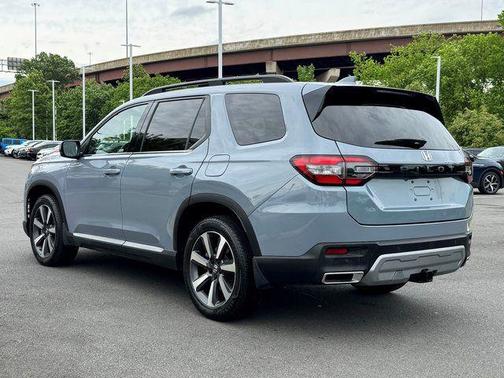Gray 2024 Honda Pilot Touring 8-Passenger