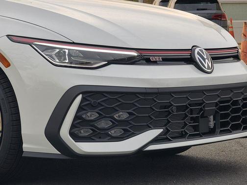 2026 Volkswagen Golf GTI 2.0T SE DSG