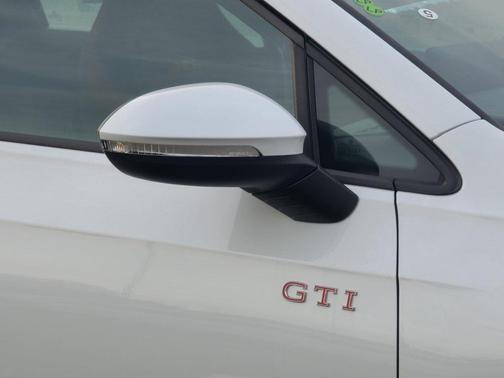 2026 Volkswagen Golf GTI 2.0T SE DSG