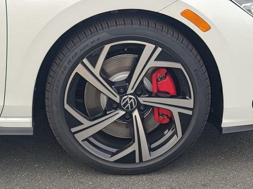 2026 Volkswagen Golf GTI 2.0T SE DSG