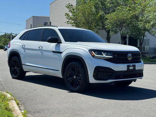 Opal White Pearl 2023 Volkswagen Atlas Cross Sport 3.6L V6 SEL R-Line