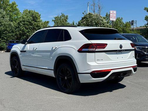 Opal White Pearl 2023 Volkswagen Atlas Cross Sport 3.6L V6 SEL R-Line