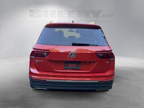 Habanero Orange Metallic 2018 Volkswagen Tiguan 2.0T SE