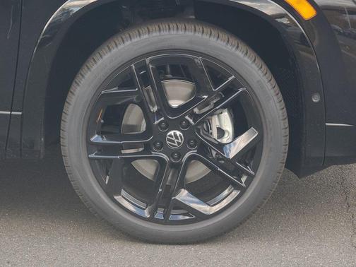 2026 Volkswagen Tiguan 2.0T SE R-Line Black 4MOTION