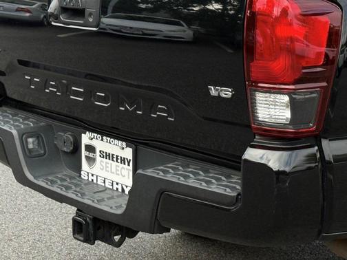 2022 Toyota Tacoma SR