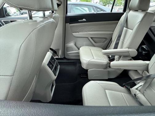 2022 Volkswagen Atlas 3.6L SE w/Technology
