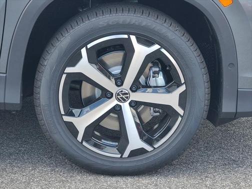 2025 Volkswagen Tiguan 2.0T SE 4MOTION