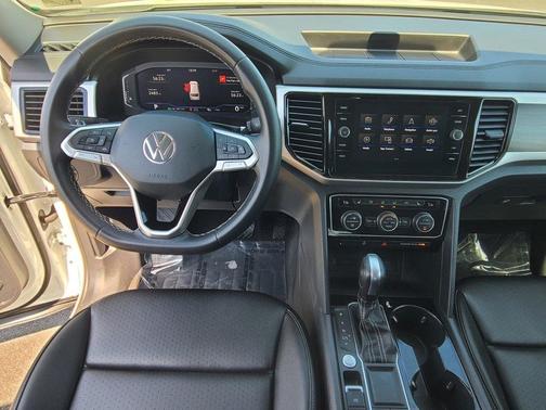 2023 Volkswagen Atlas 2.0T SE w/Technology