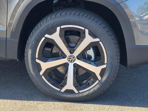 2025 Volkswagen Taos 1.5T SEL