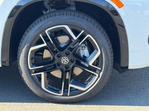 2026 Volkswagen Tiguan 2.0T SEL R-Line 4MOTION