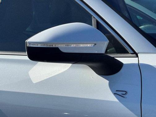 2026 Volkswagen Tiguan 2.0T SEL R-Line 4MOTION