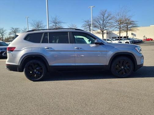 2025 Volkswagen Atlas 2.0T SE w/Technology 4MOTION