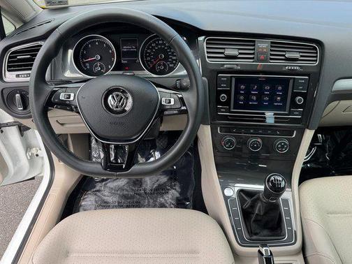Pure White 2021 Volkswagen Golf 1.4T TSI