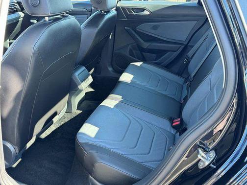 Deep Black 2025 Volkswagen Jetta 1.5T SEL