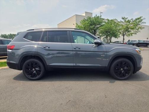 2025 Volkswagen Atlas 2.0T SE w/Technology 4MOTION