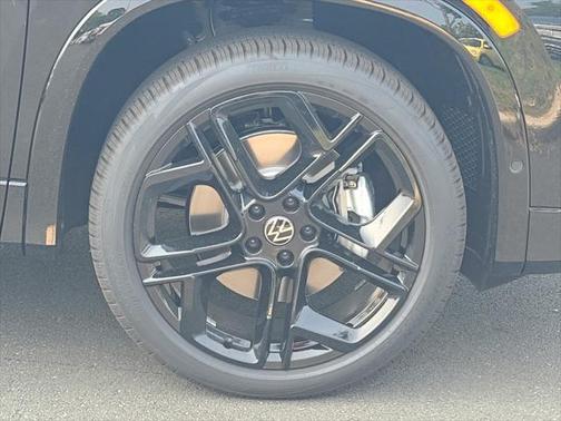 2025 Volkswagen Tiguan 2.0T SE R-Line Black 4MOTION