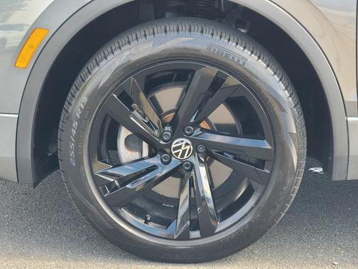 2023 Volkswagen Tiguan 2.0T SE R-Line Black 4MOTION