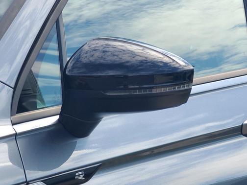 2023 Volkswagen Tiguan 2.0T SE R-Line Black 4MOTION