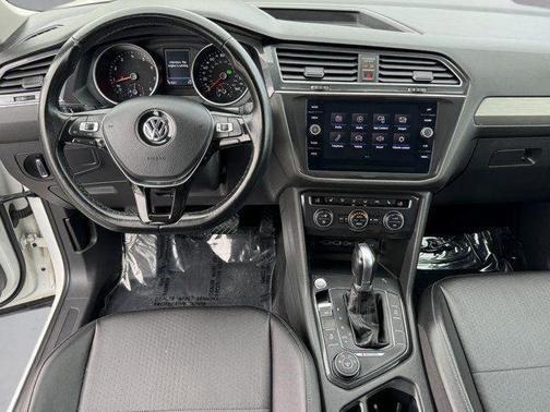 Pure White 2018 Volkswagen Tiguan 2.0T SE 4MOTION