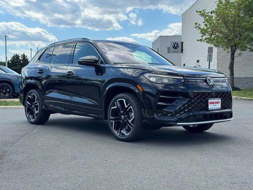 deep black pearl 2026 Volkswagen Tiguan 2.0T SEL R-Line 4MOTION