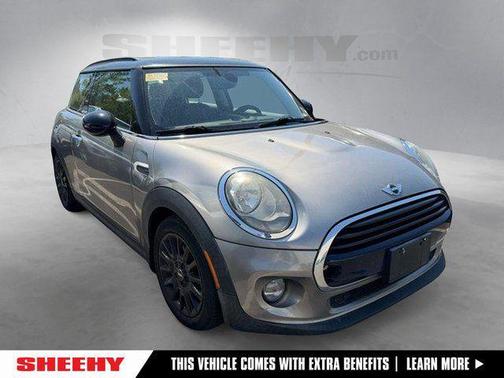 Moonwalk Gray Semi-Metallic 2016 MINI Hardtop Cooper