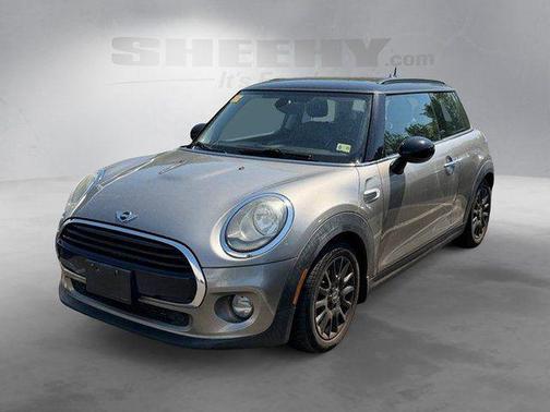 Moonwalk Gray Semi-Metallic 2016 MINI Hardtop Cooper